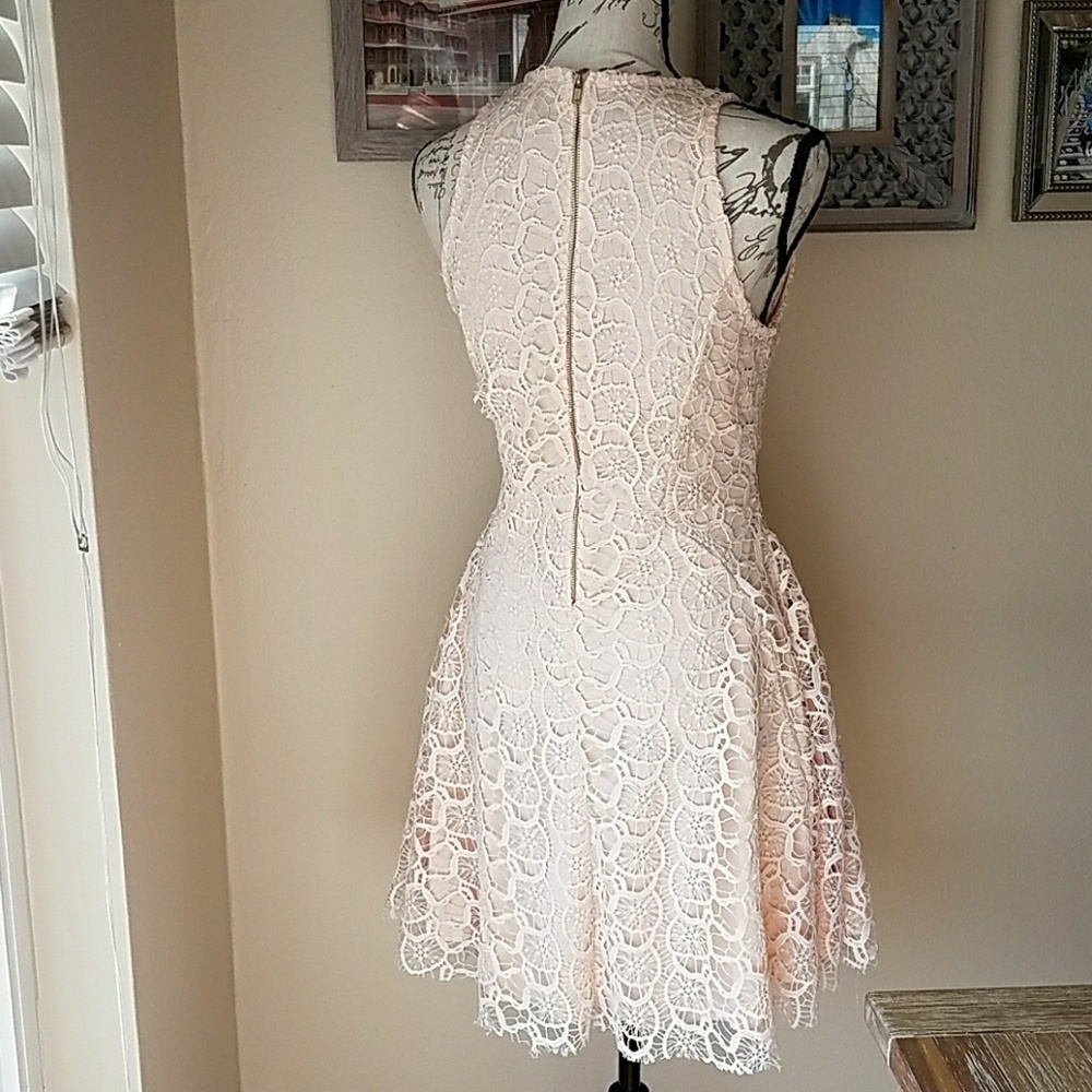 Love & Heart Romantic Crochet Pink Mini‎ Dress Size M - Picture 3 of 8